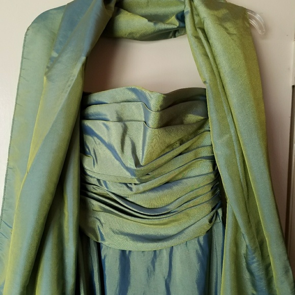 Bari Jay formal gown iridescent green size 5/6 - Picture 2 of 8